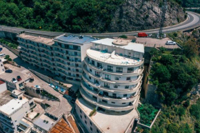 Alex Lux sea view apartment 1